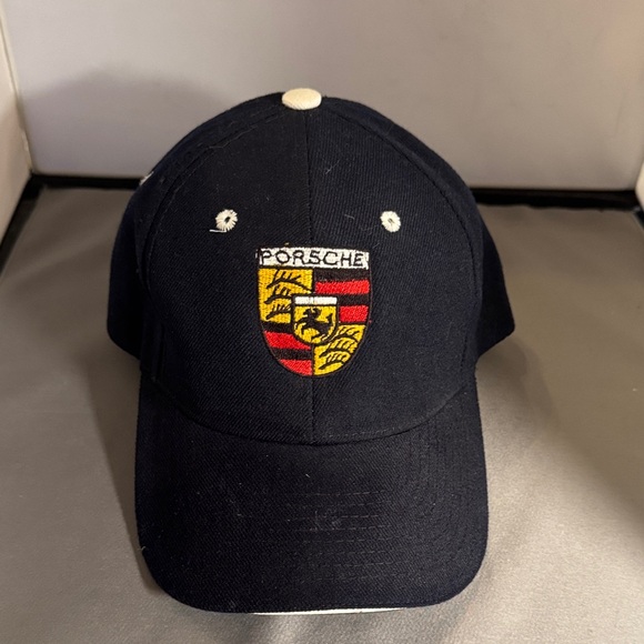 Porsche Black Cap with Logo what size fits all